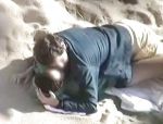 Von einem Voyeur am Strand erwischt #8