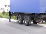 Zwei Blondinen für einen Lkw-Fahrer #2