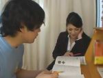 Japanischer Schüler spielt mit seiner Lehrerin #4