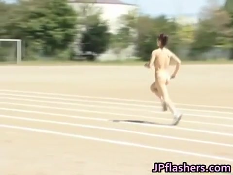 Asiatische Mädchen machen ein nacktes Wettrennen miteinander #7
