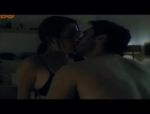 Erotische Sexszenen von Schauspielerin Dolores Paradis im Film 