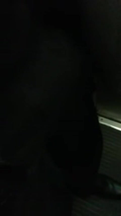 Versteckte Kamera in der U-Bahn filmt die Unterwäsche der Damen #20