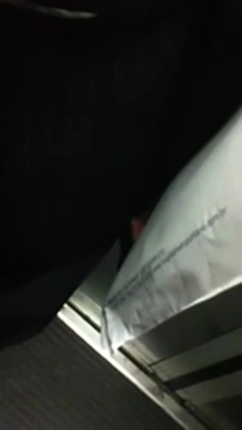 Versteckte Kamera in der U-Bahn filmt die Unterwäsche der Damen #3
