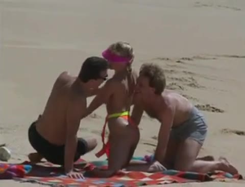 Heisser Oralsex am Strand ist der Auftakt für einen harten Fick #3