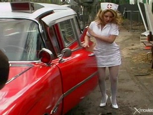 Kiki Daire, die Müll Krankenschwester