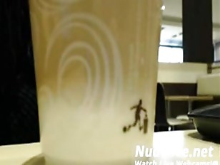 Geiles Abspritzen im McDonald\'s Restaurant #2