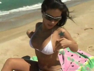 Monica Mattos beim Analsex am Strand #1