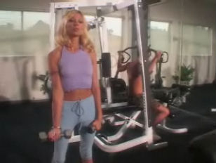 Cindy Crawford beim verschwitzten Workout Sex